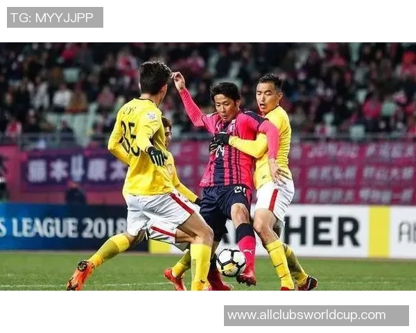 川崎山峰与磐田喜悦的激烈对决展现足球魅力与团队精神